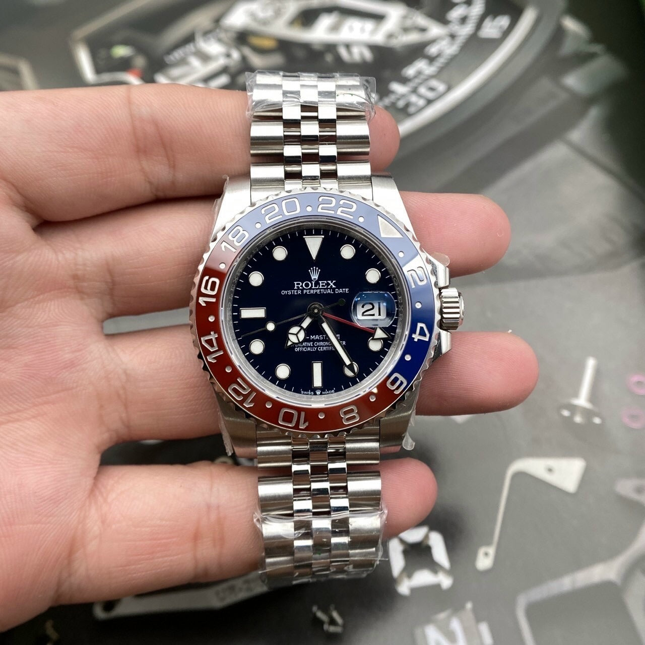 Rolex GMT-Master II 40mm 126710BLRO "Pepsi" Jubilee